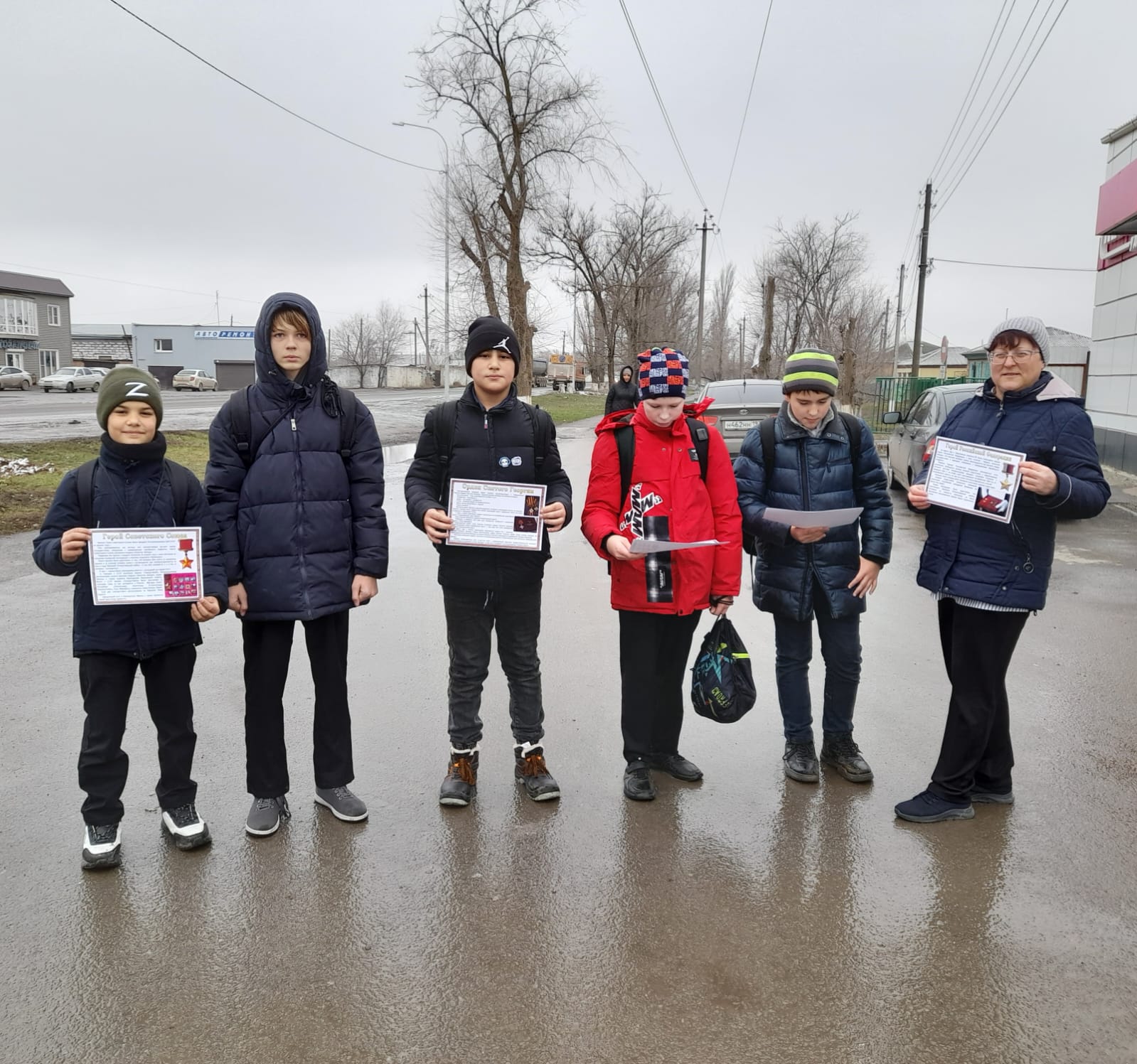_3._09.12.2024_Патриотическая_акция_Мы_славим_вас_Отечества_сыны_в_Зимовниковском_отделе.jpg