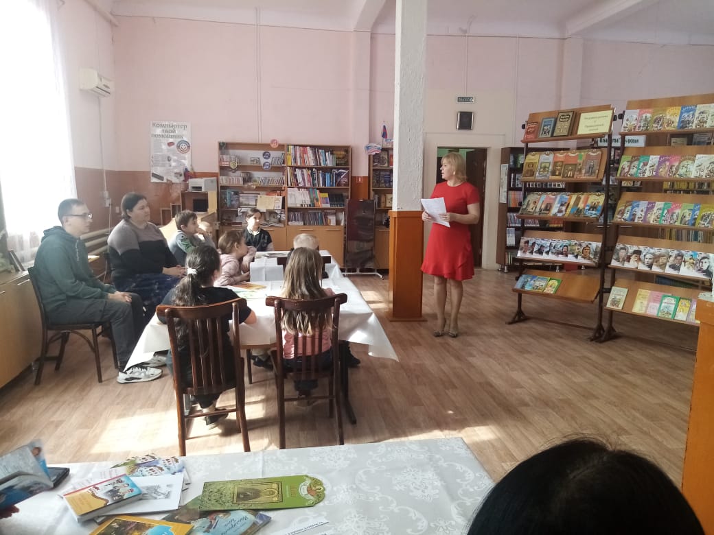 Фото 3. 16.03.2024 Экскурсия по библиотеке По дороге детства с православной книгой. ДБ