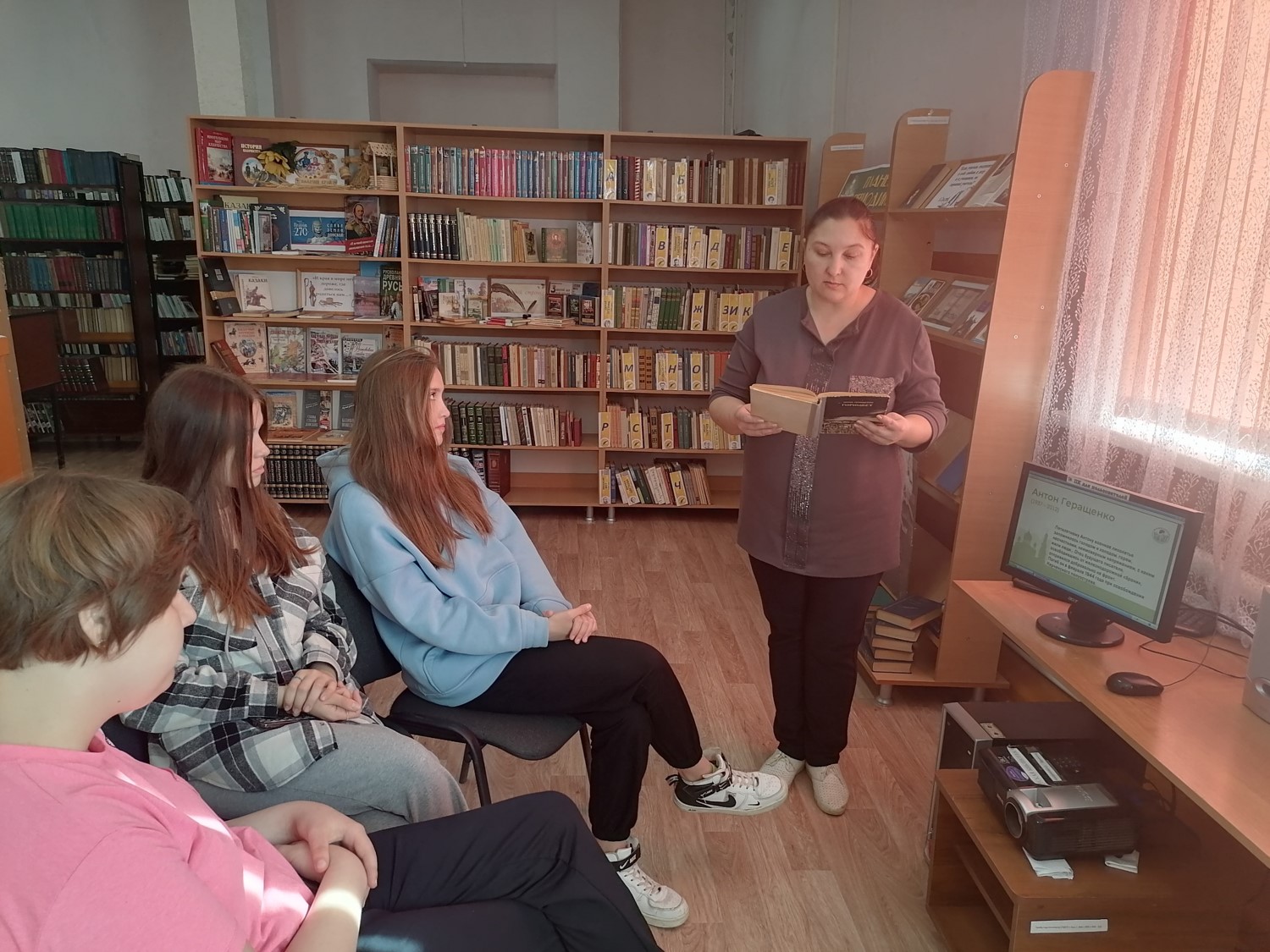 фото 1 04.04.2023 Громкие чтения Роман о необыкновенных приключениях двух отважных путешественников. ДБ