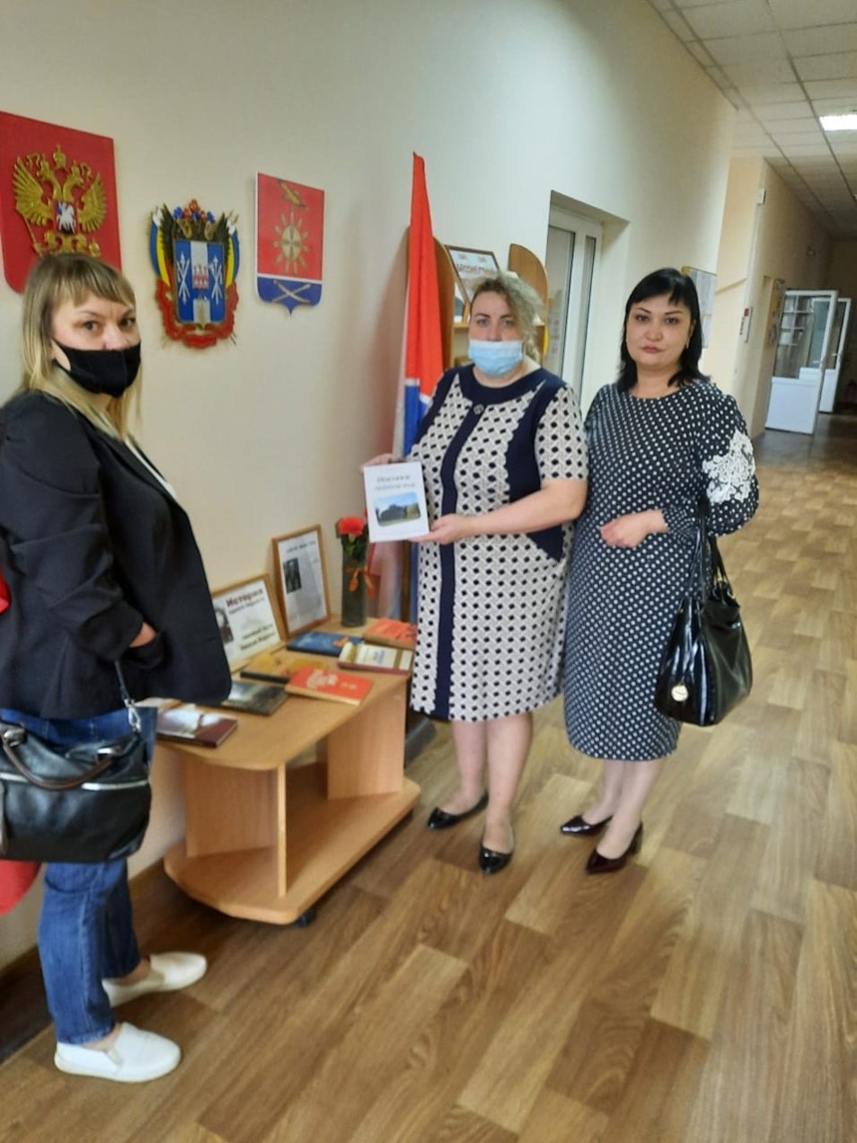 фото 1 кн. иллюстр. выставка История одного подвигаЦБ