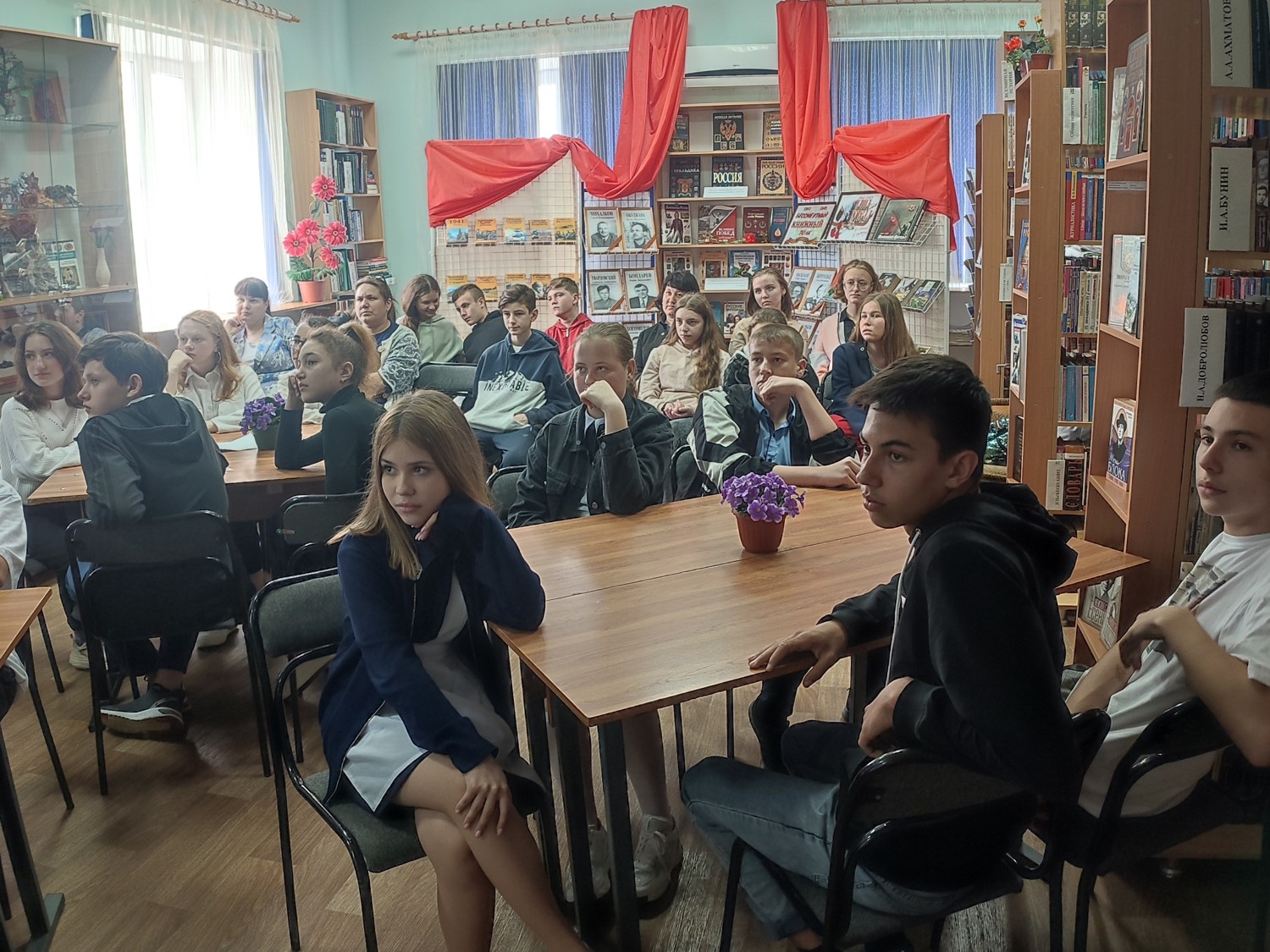 Фото 3. Интеллектуально познавательная игра Огонь войны души не сжег 05.05.2022ЦБ