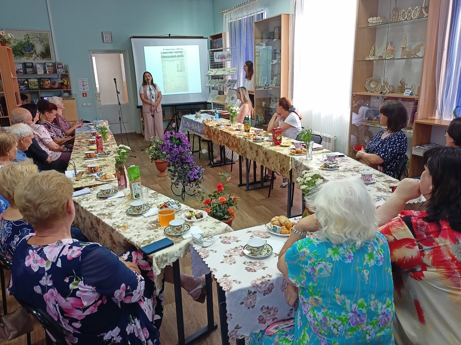 Фото 5 16.06.22 Встреча за круглым столом В этих страницах наши жизни. ЦБ