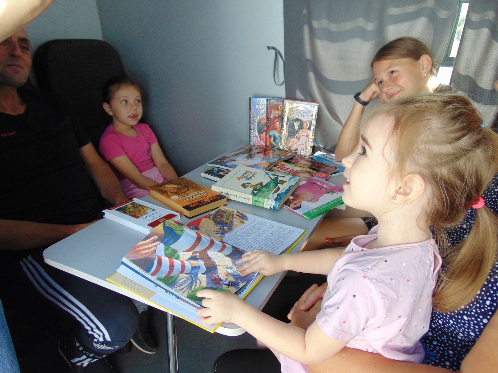 Фото 4. 20.06.2023 Библиообзор Золотая полка книг. ЦБ