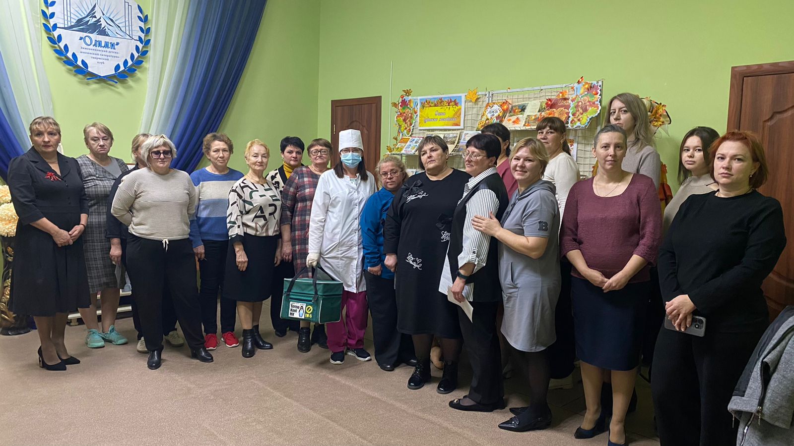 Фото. 25.10 2024 Участие в вакцинации от гриппа специалистов МУК МЦБ Зимовниковского района. ЦБ