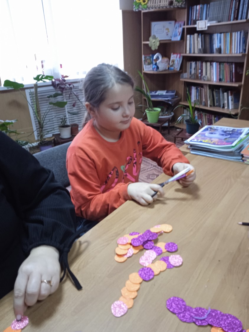 Фото 3. 11.12.2024 Урок экскурсия Знакомство с библиотекой в Северном отделе