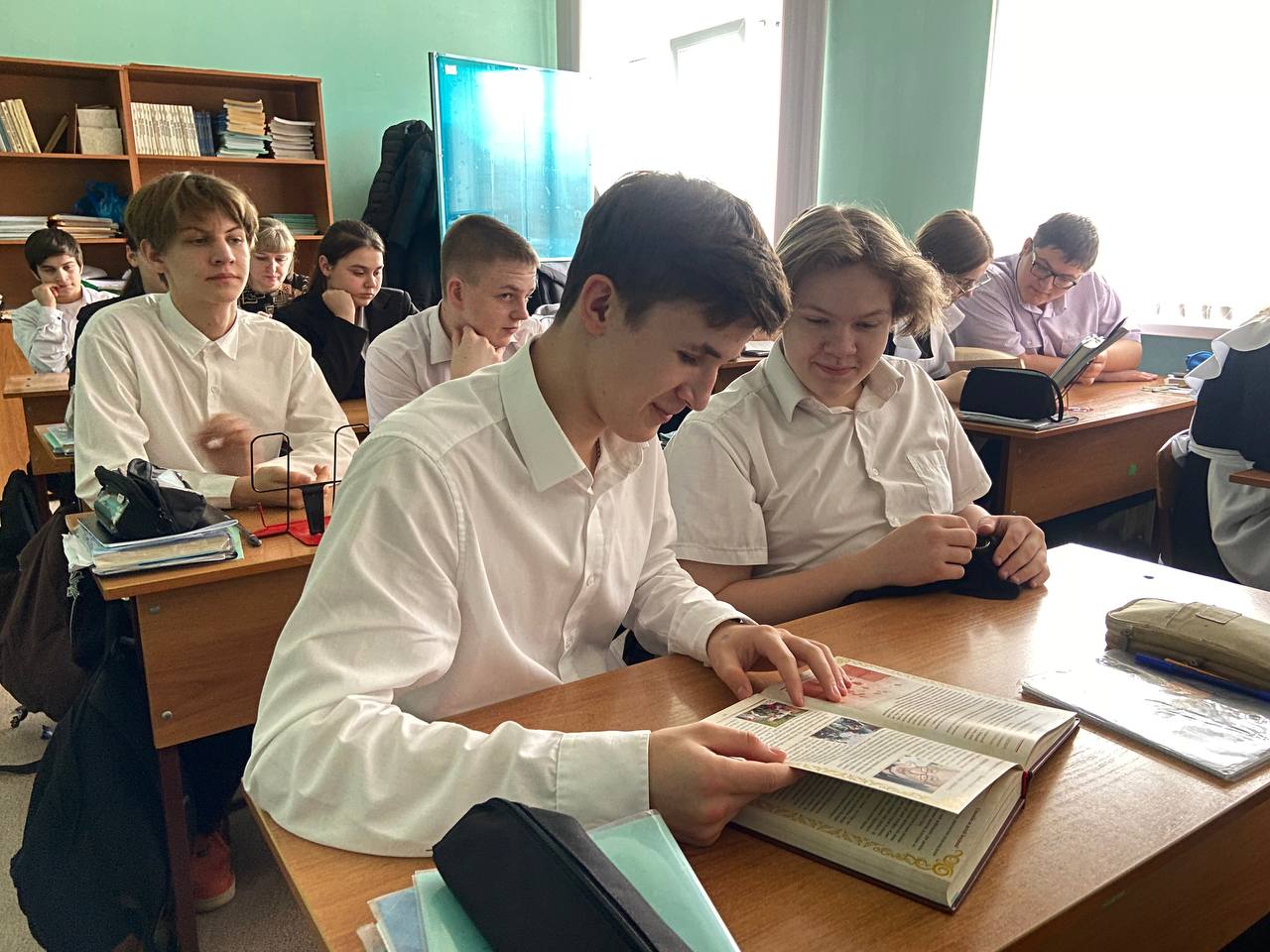Фото 6. 03.12.2024 Патриотический час Когда стою у вечного огня. ЦБ