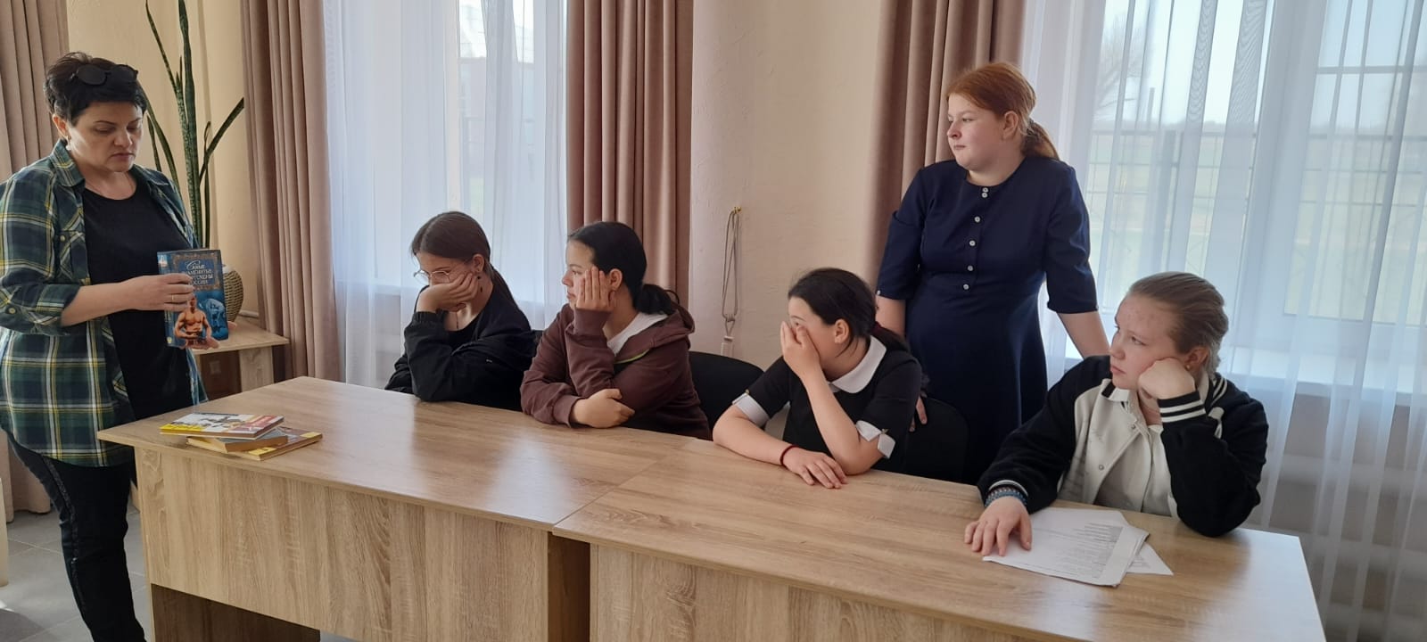 Фото. 05.04.2024 Час спортивной книги В спорт через книгу в Верхоломовском отделе