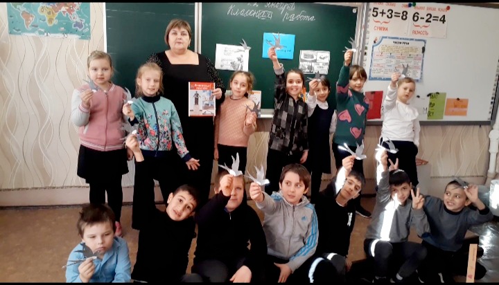 Фото 1. 24.01.2024 Час мужества Подвиг ваш ленинградцы бессмертен в Камышевском отделе