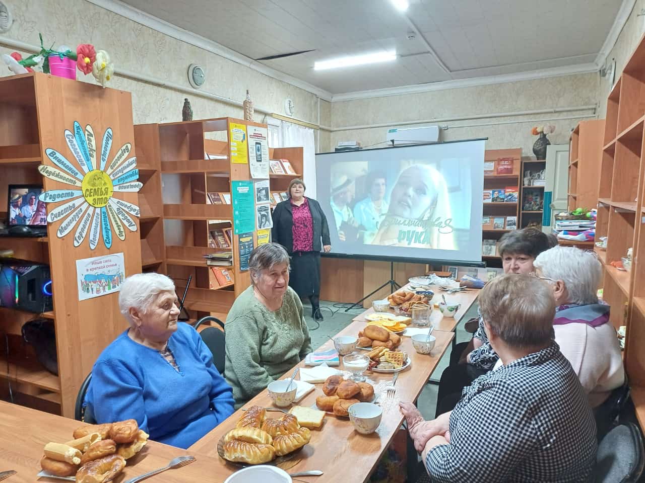 Фото 3 06.03.2025 Литературно поэтический час Букет из самых нежных слов в Камышевском отделе