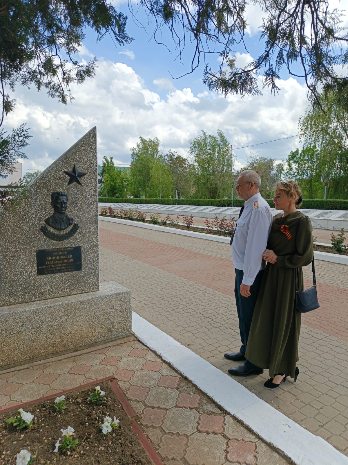 Фото 3. 08.05.2025 Выездная экскурсия по памятным местам Великой Отечественной войны в Зимовниковском отделе