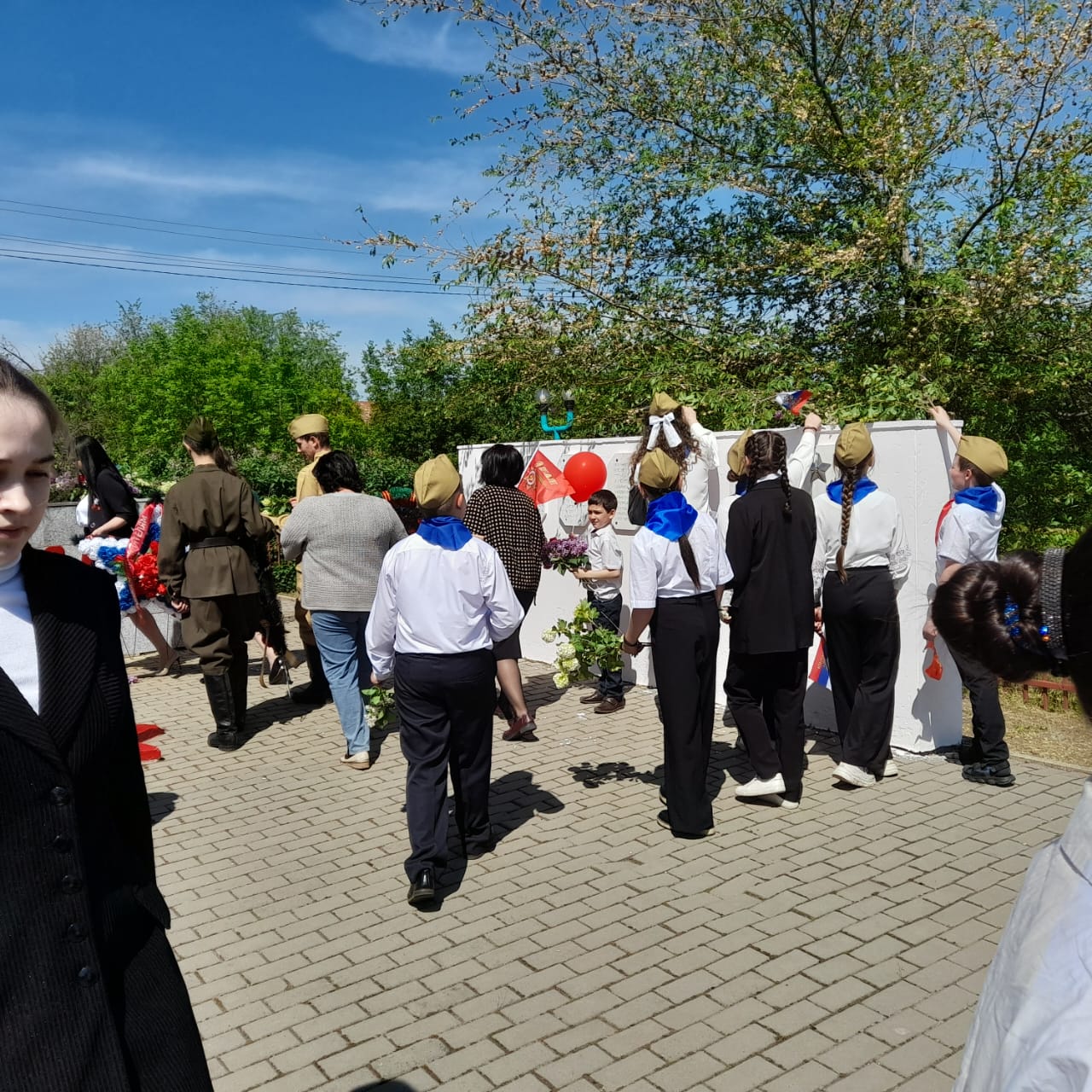 Фото 4 07.05.2025 Торжественный митинг Поклонимся великим тем годамв Кировском отделе